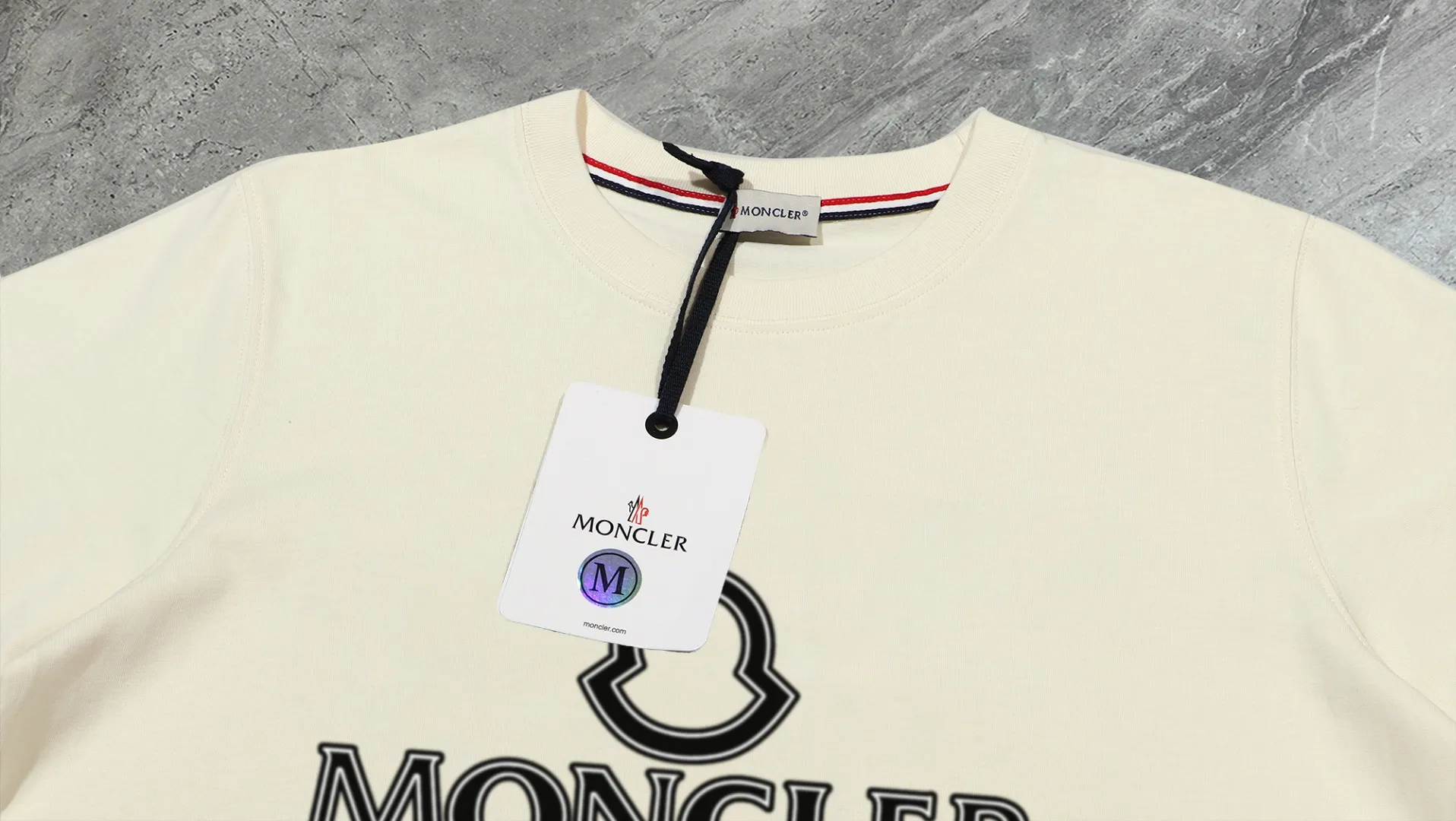 【 In Stock】 〖 𝐌𝐎𝐍𝐂𝐋𝐄𝐑~ 〗 440g ， 😎 ， ， Factory 2025 T ， ， Premium LOGO， Same Style ：Black White Size：S M L XL 2XL